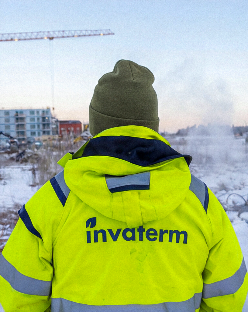 Invaterm på fältet en vintermorgon